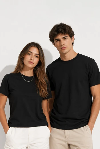 CAMISETA BÁSICA ESSENTIAL NEGRA