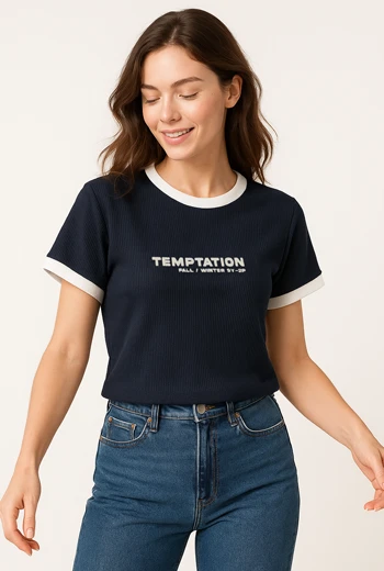 CAMISETA SLIM FIT CON ESTAMPADO